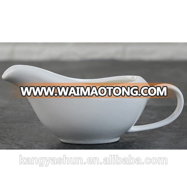 Personalized ceramic white porcelain wholesale gravy boat sauce boat